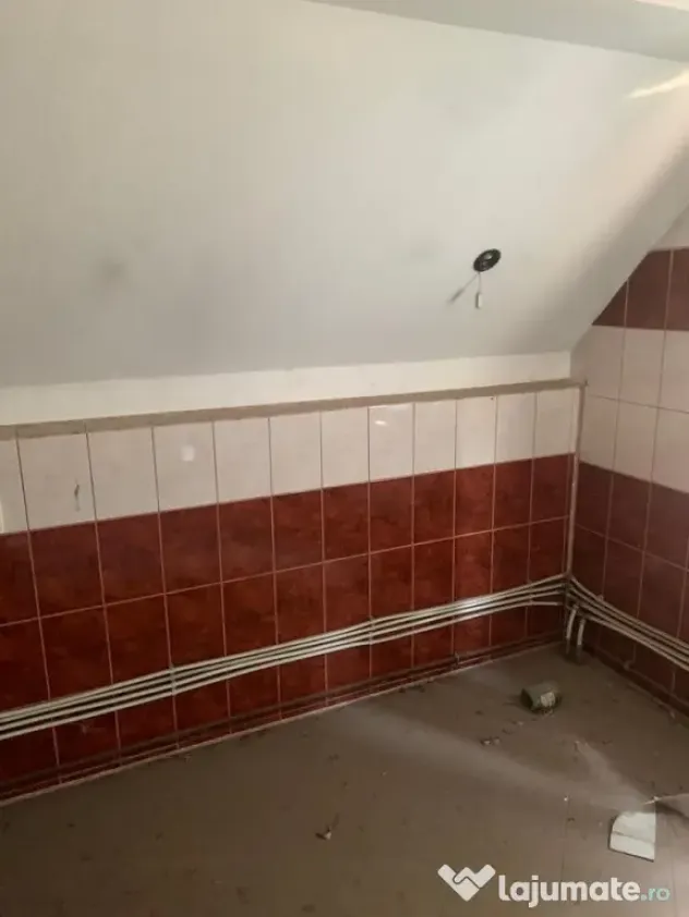 ENACHITA VACARESCU casa P+M, 2005, teren 271mp -145000 euro