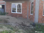 Satulung, casa la rosu 