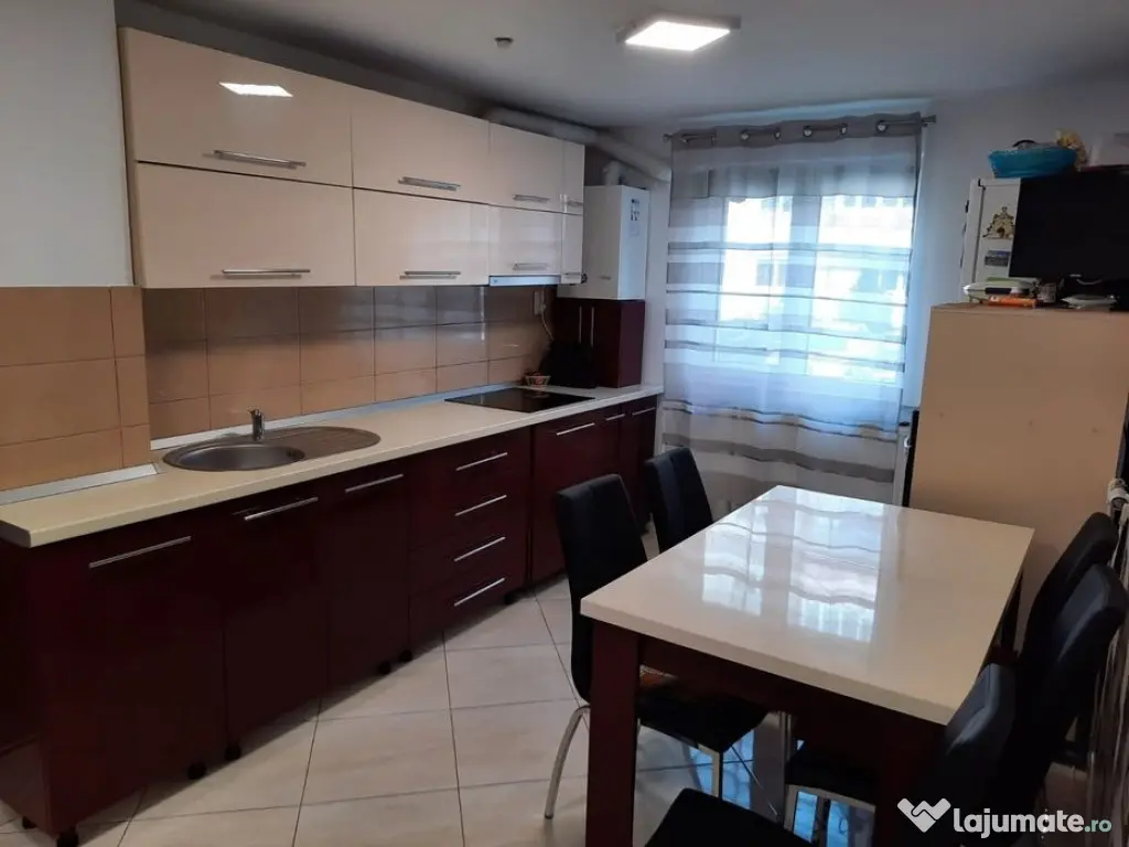 Apartament cu doua camere, decomandat