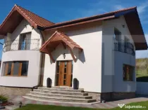 Casa moderna ultrafinisata, la intrare in Chinteni