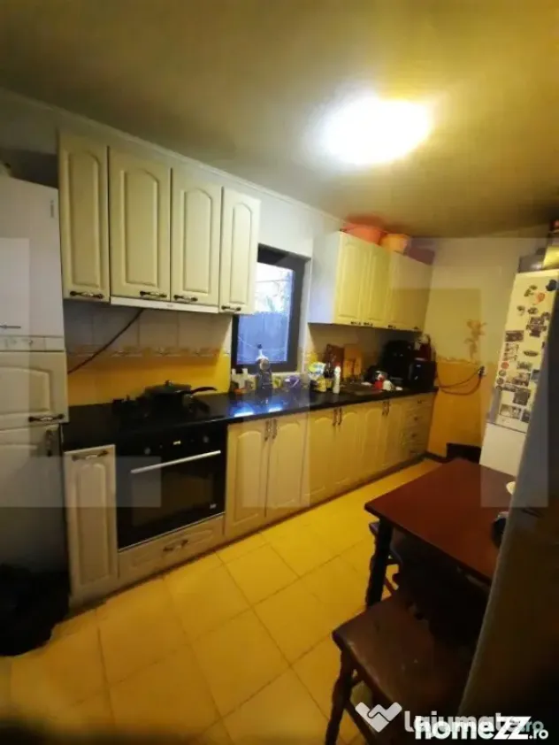 Casa cu 5 camere, 200 mp utili, teren cu 200 mp, Bereasca - Ploiesti (Prahova)