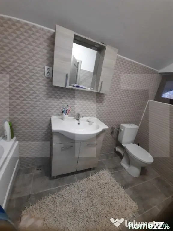 Casa cu 5 camere, 200 mp utili, teren cu 200 mp, Bereasca - Ploiesti (Prahova)