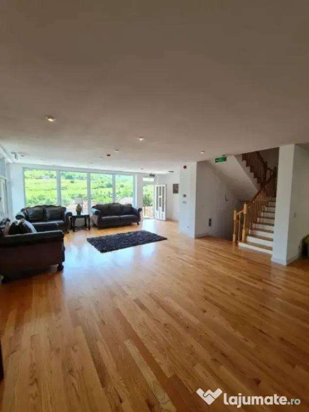 Casa cuplata, 400 mp utili si 650 mp de teren, sat Tauti