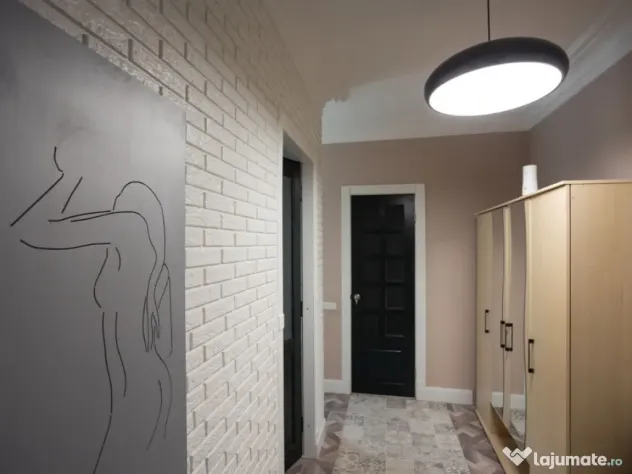 Inchiriez apartament cu 2 camere in zona Aeroport