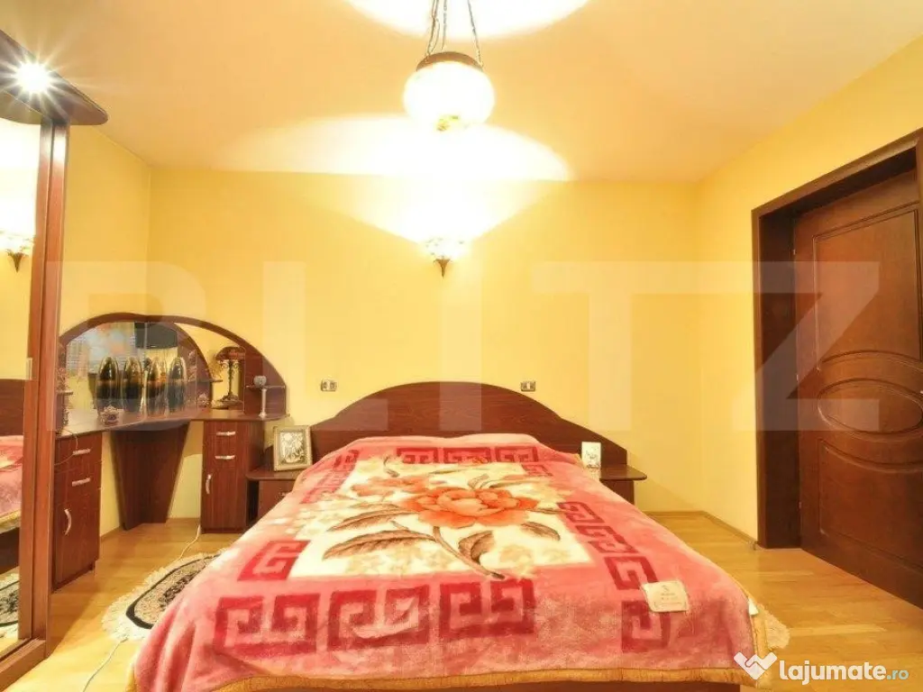 Casa individuala, 10 camere, 420mp, zona Nord