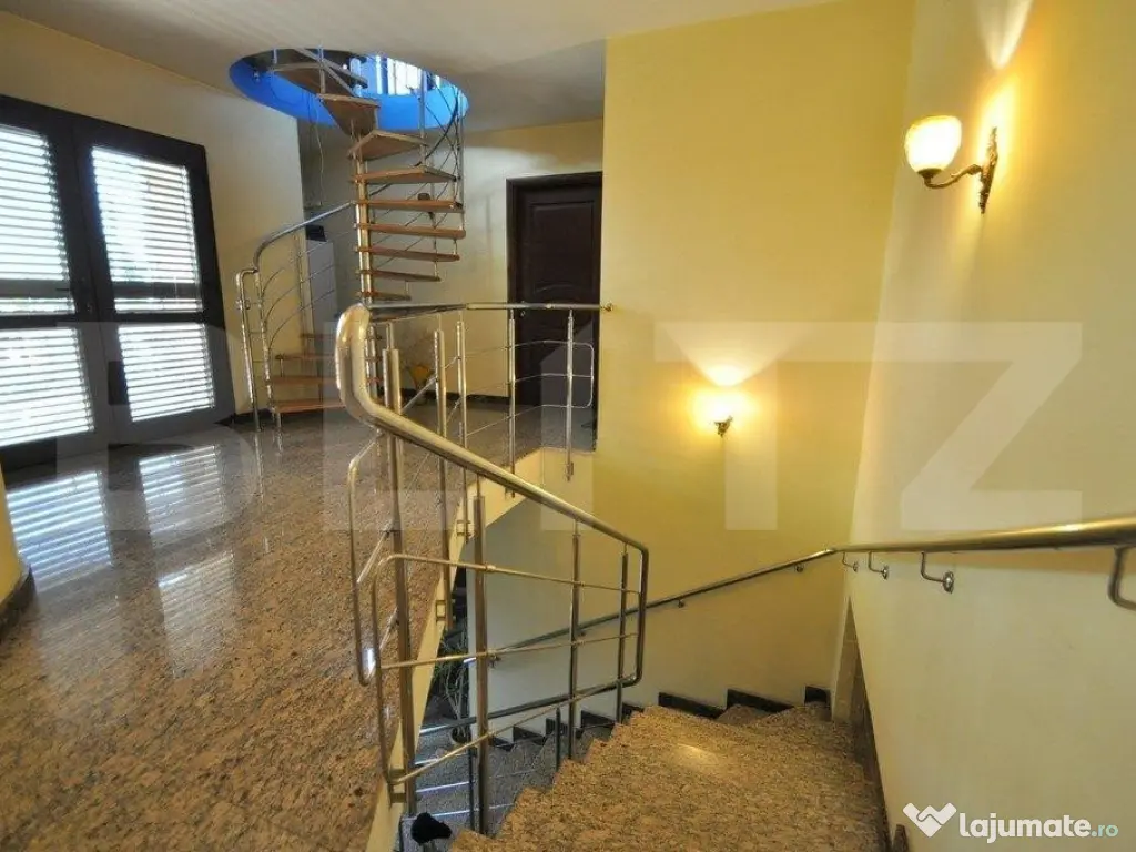 Casa individuala, 10 camere, 420mp, zona Nord