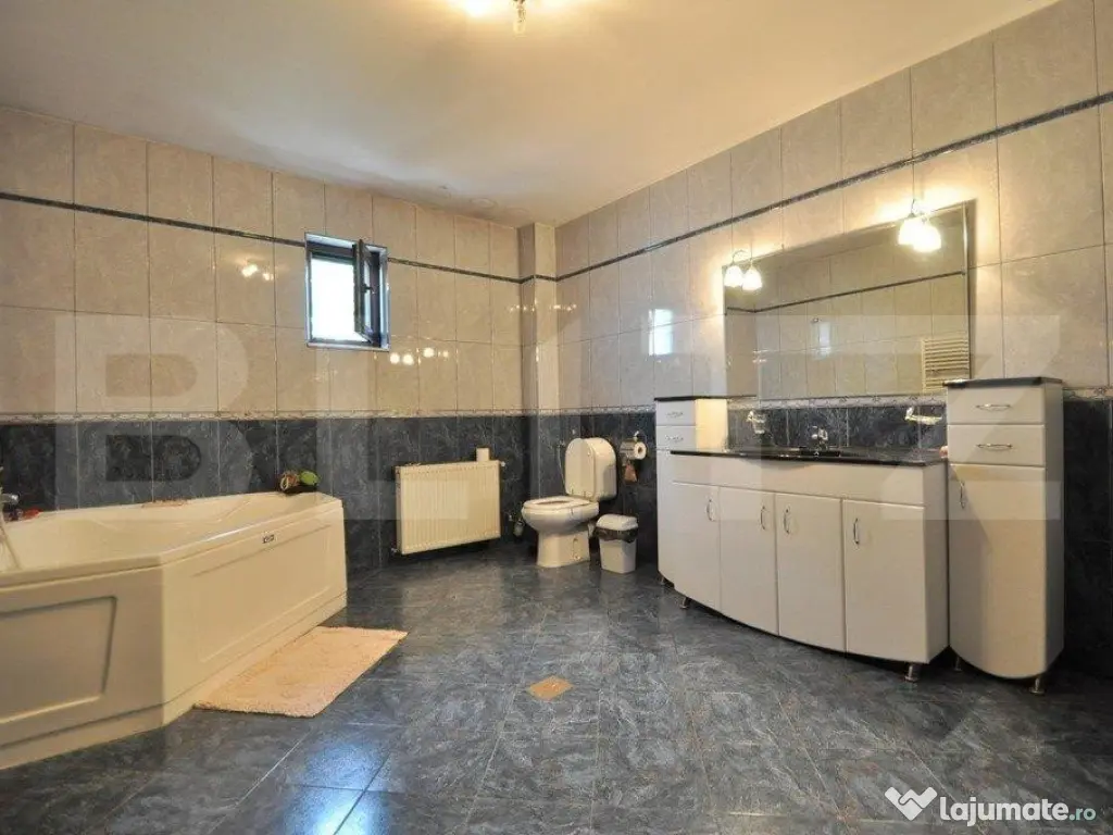 Casa individuala, 10 camere, 420mp, zona Nord