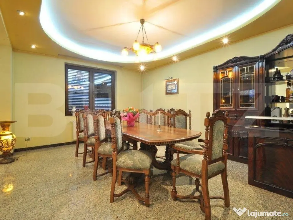 Casa individuala, 10 camere, 420mp, zona Nord
