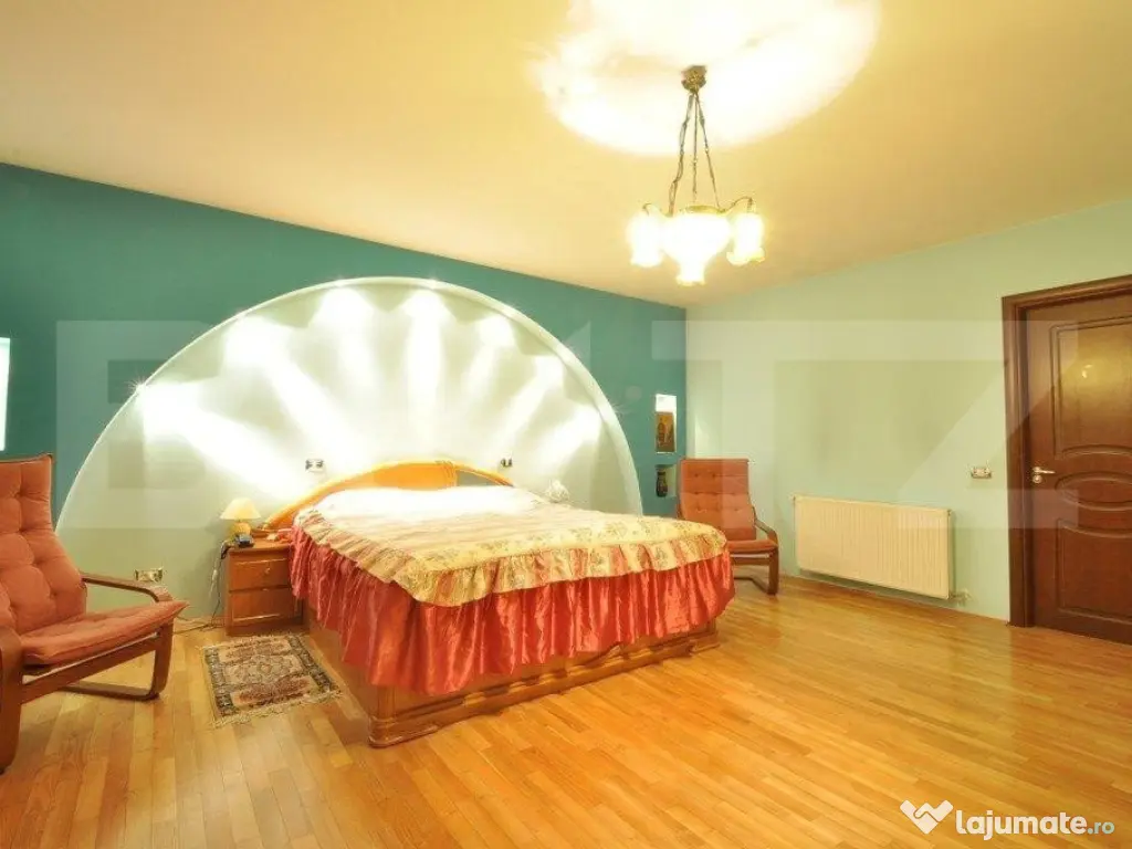Casa individuala, 10 camere, 420mp, zona Nord