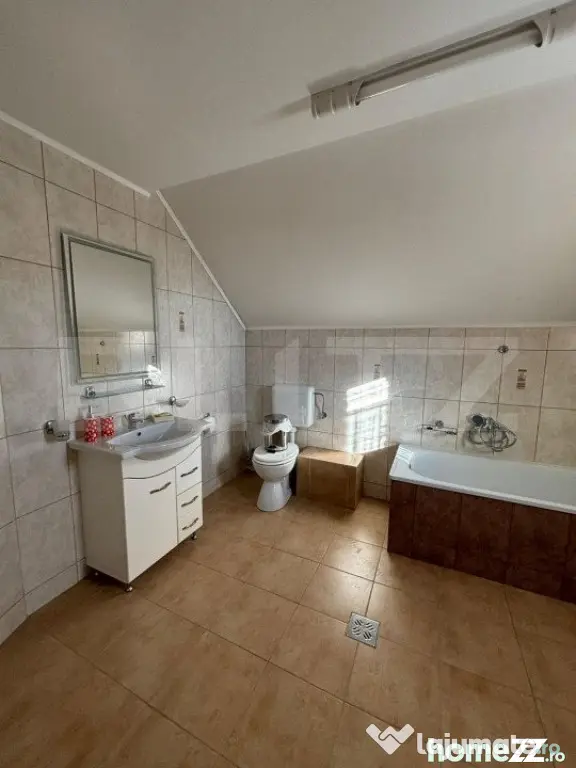 Casa cu destinatii multiple, 8900 mp teren, Vatra Moldovitei - Suceava (Suceava)