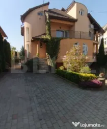 Casa de vanzare, pretabila pentru Pensiune sau regim hotelie
