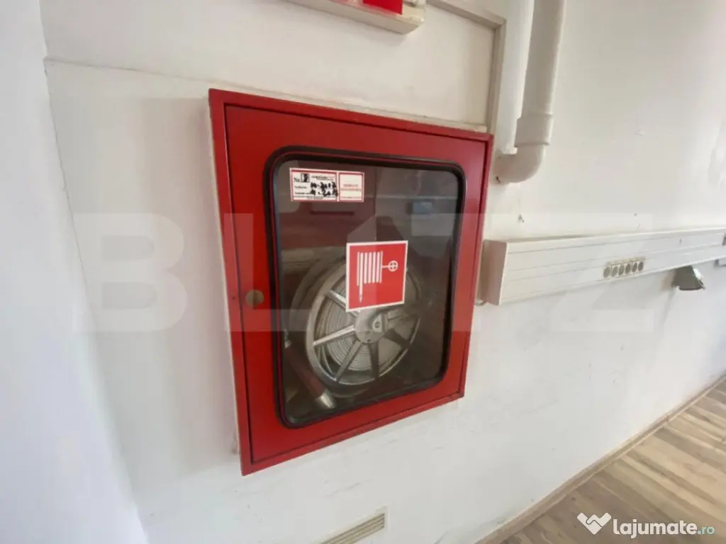 Caldire Comerciala, 1000 mp,stradal, locuri de parcare, zona