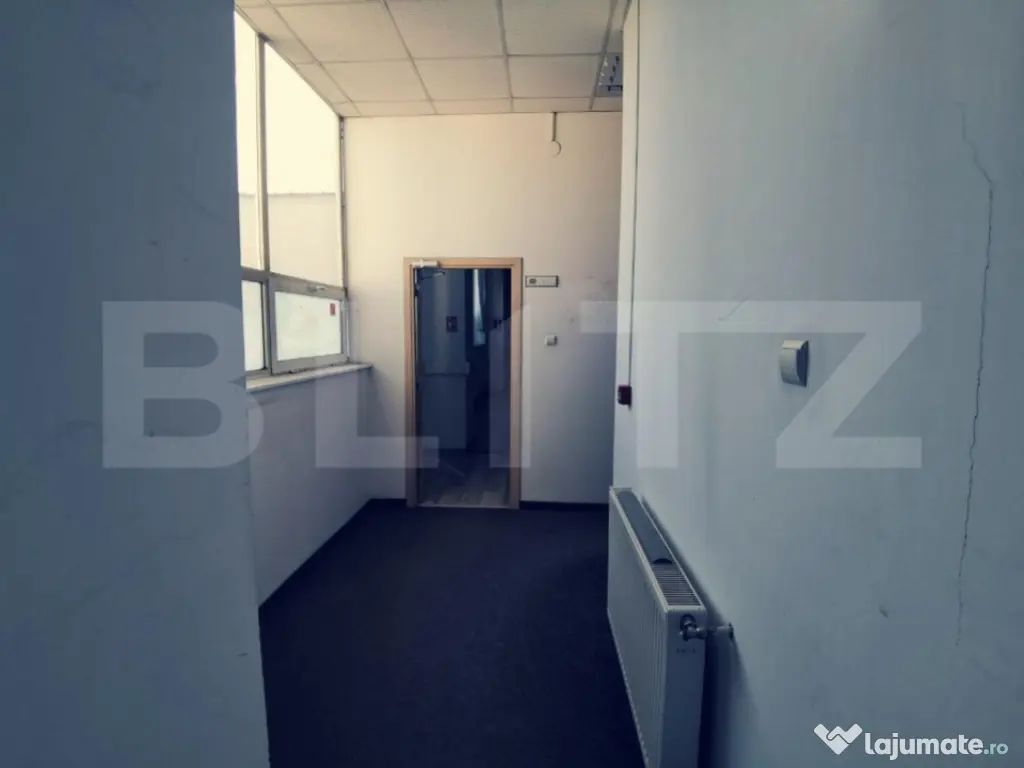 Caldire Comerciala, 1000 mp,stradal, locuri de parcare, zona