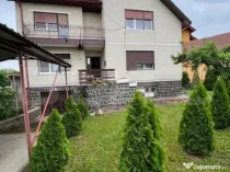 Casa 274 mp, teren 443 mp, zona centru LIVADA, pretabila si