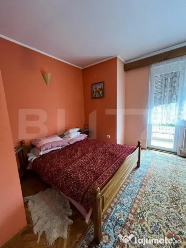Casa 274 mp, teren 443 mp, zona centru LIVADA, pretabila si