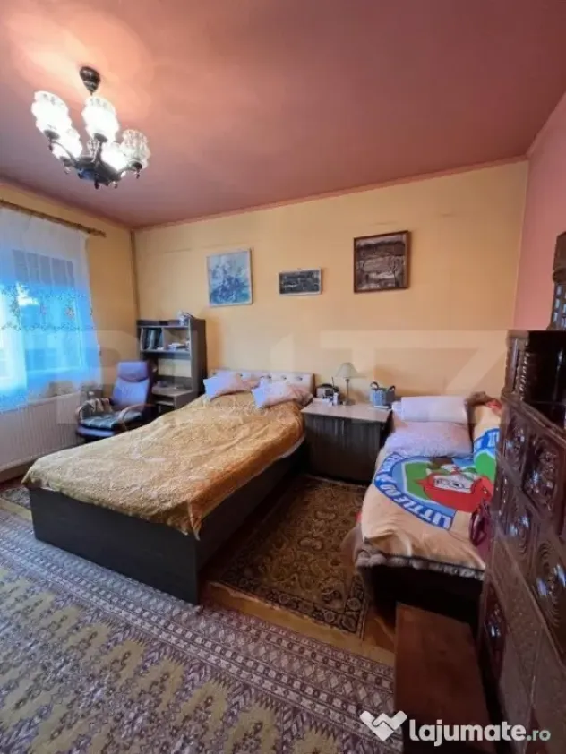 Casa 274 mp, teren 443 mp, zona centru LIVADA, pretabila si