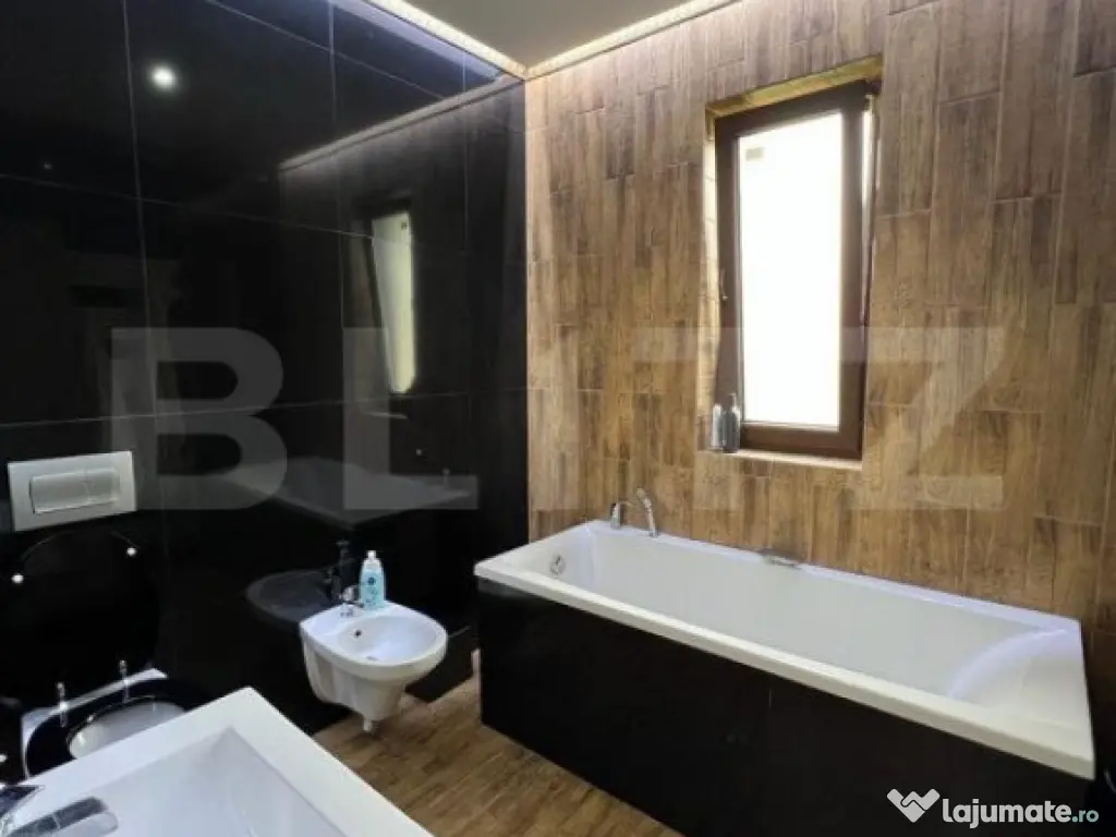 Casa cu 4 camere, 150 mp, teren 1000 mp, zona Bercu Rosu