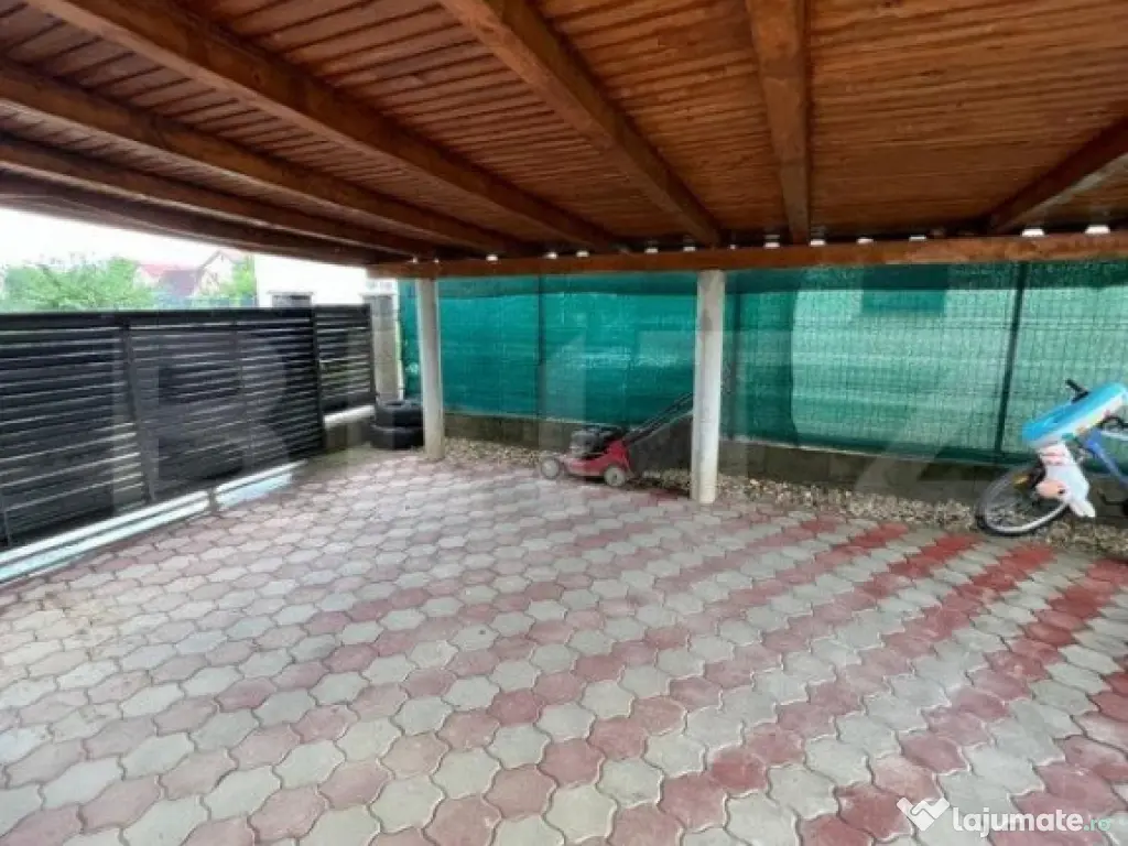 Casa cu 4 camere, 150 mp, teren 1000 mp, zona Bercu Rosu
