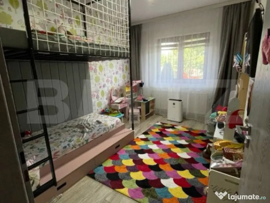 Casa cu 4 camere, 150 mp, teren 1000 mp, zona Bercu Rosu