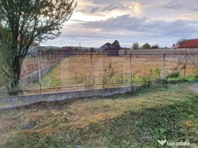 Teren de 1300 de mp, pe Prelungirea Panduri, cu dublu acces