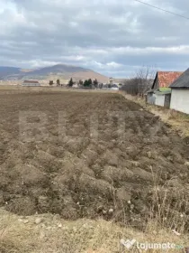 Teren intravilan 680 mp Saratel