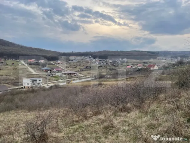 Teren intravilan 1.525 mp – Valea Jelnei, aproape de Bistr