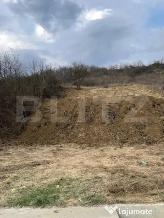 Teren intravilan 1.525 mp – Valea Jelnei, aproape de Bistr