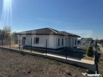 Casa plan parter, zona Narciselor 2