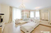 Apartament cu 2 camere de închiriat cu priveliște spre Piața Unirii