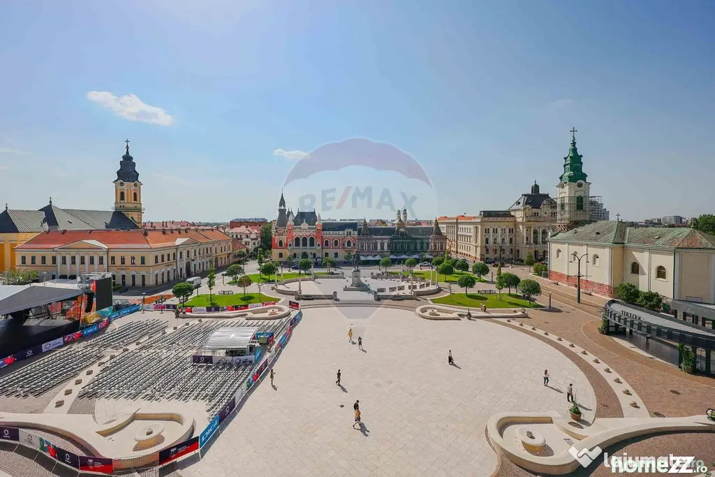 Apartament cu 2 camere de închiriat cu priveliște spre Piața Unirii - Oradea (Bihor)