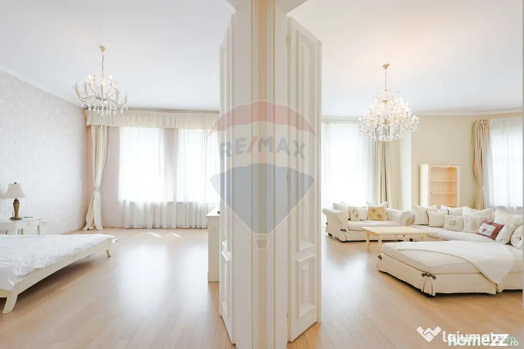 Apartament cu 2 camere de închiriat cu priveliște spre Piața Unirii - Oradea (Bihor)