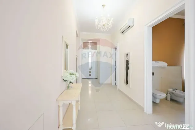 Apartament cu 2 camere de închiriat cu priveliște spre Piața Unirii - Oradea (Bihor)