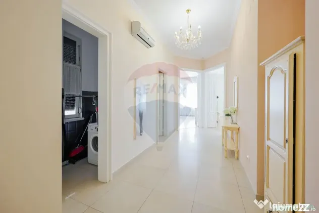 Apartament cu 2 camere de închiriat cu priveliște spre Piața Unirii - Oradea (Bihor)