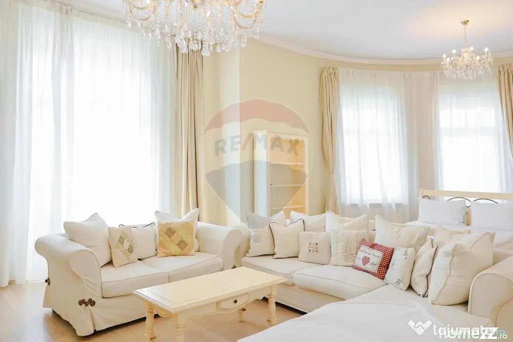 Apartament cu 2 camere de închiriat cu priveliște spre Piața Unirii - Oradea (Bihor)