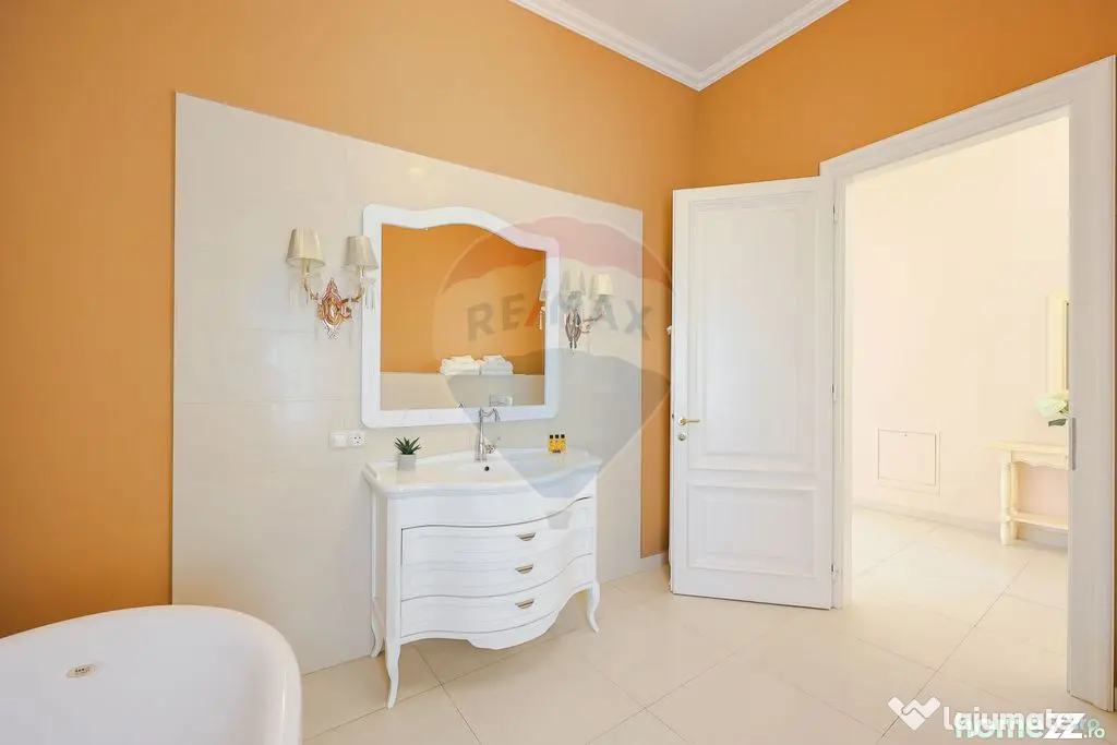 Apartament cu 2 camere de închiriat cu priveliște spre Piața Unirii - Oradea (Bihor)