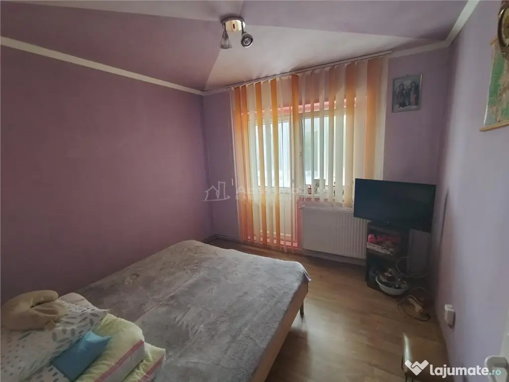 Caransebes, 4 Cam., Dec., Et.2, Zona Pipirig