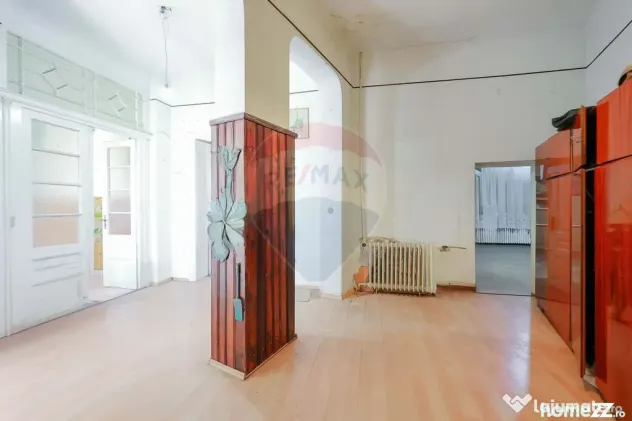 Apartament cu 4 camere de vânzare, Str. Sf. Apostol Andr...