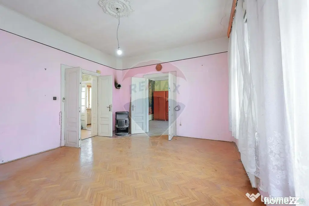 Apartament cu 4 camere de vânzare, Str. Sf. Apostol Andr...