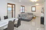 Casă cu 4 camere, de închiriat în cartierul Tineretului
