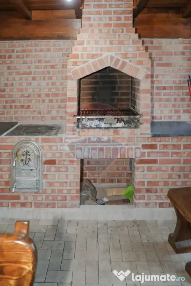 Casă cu 4 camere, de închiriat în cartierul Tineretului