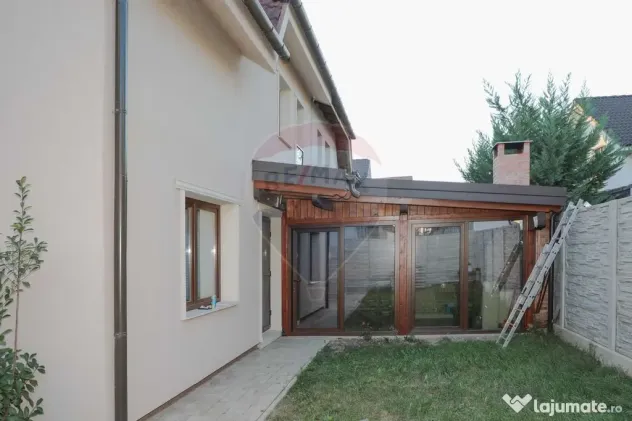 Casă cu 4 camere, de închiriat în cartierul Tineretului