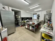 Spatiu comercial la 2 pasi de gura metroului 