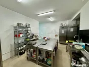Spatiu comercial la 2 pasi de gura metroului 