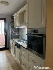 Apartament cu 3 camere de vânzare în zona Central