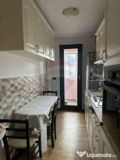 Apartament cu 3 camere de vânzare în zona Central
