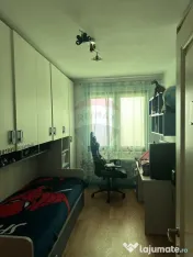 Apartament cu 3 camere de vânzare în zona Central
