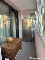Apartament cu 3 camere de vânzare în zona Central