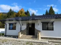 Casa de vânzare în Colibița, aproape de lac
