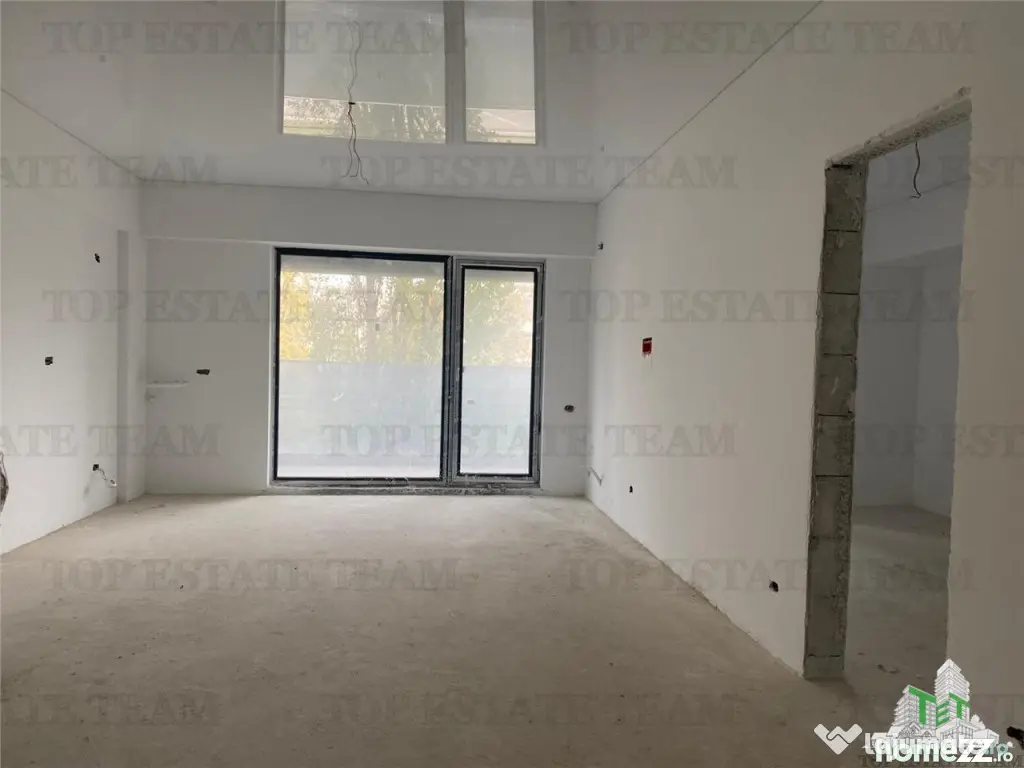 Mamaia/ Apartament cu 2 camere la gri de