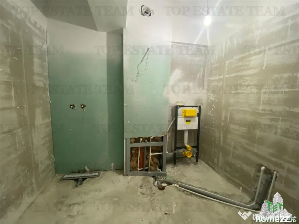 Mamaia/ Apartament cu 2 camere la gri de